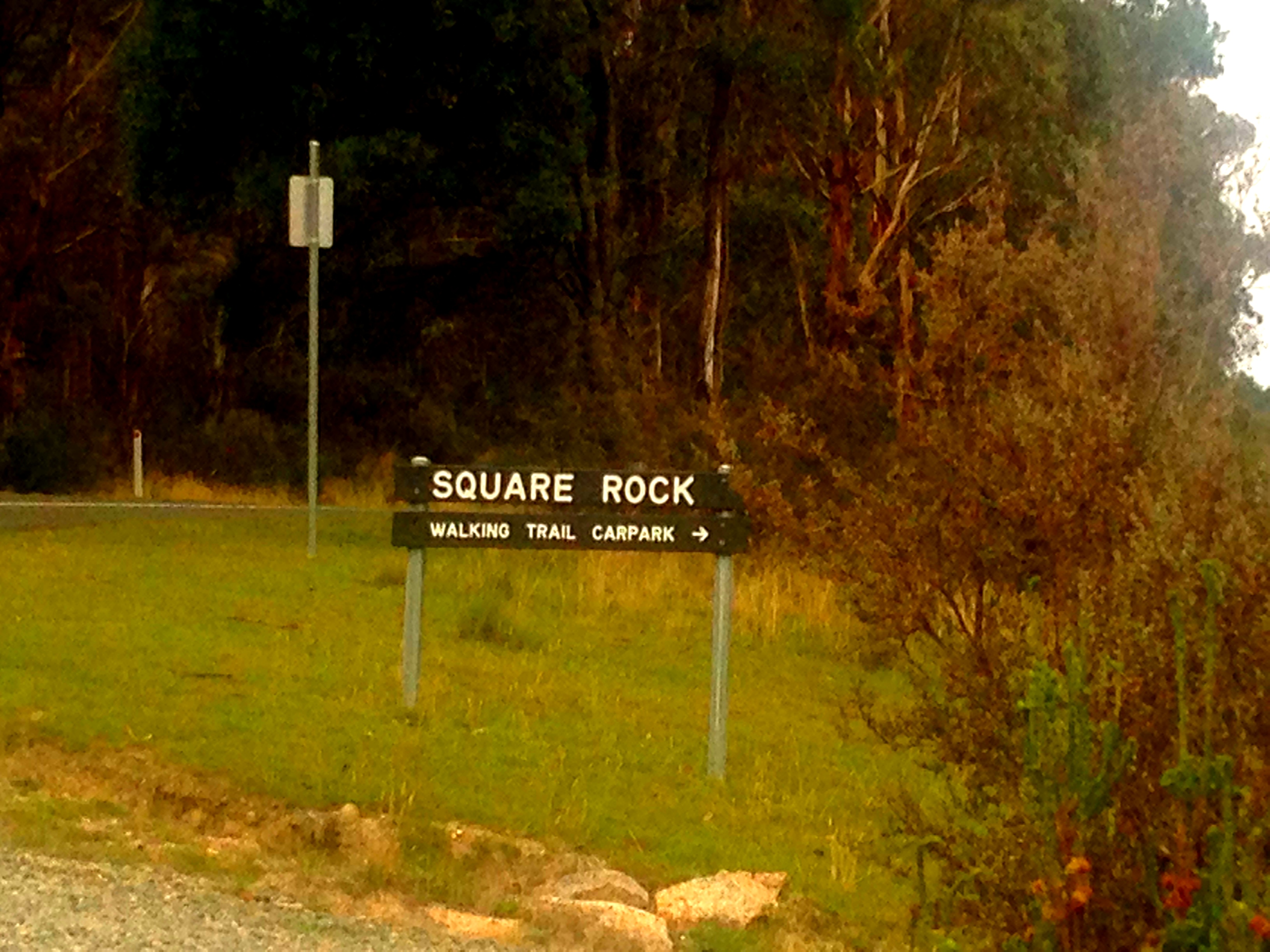 Square Rock Walking Trail Carpark
