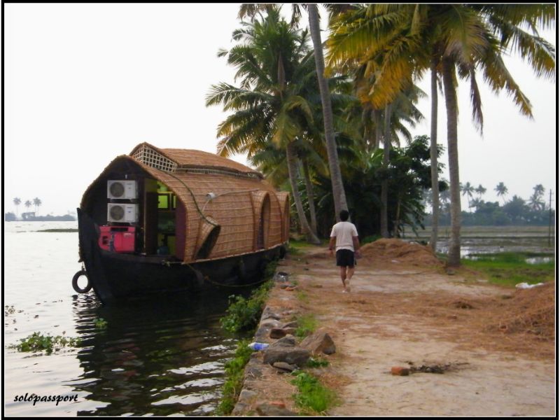 Houseboat - Kumarakom Kerala