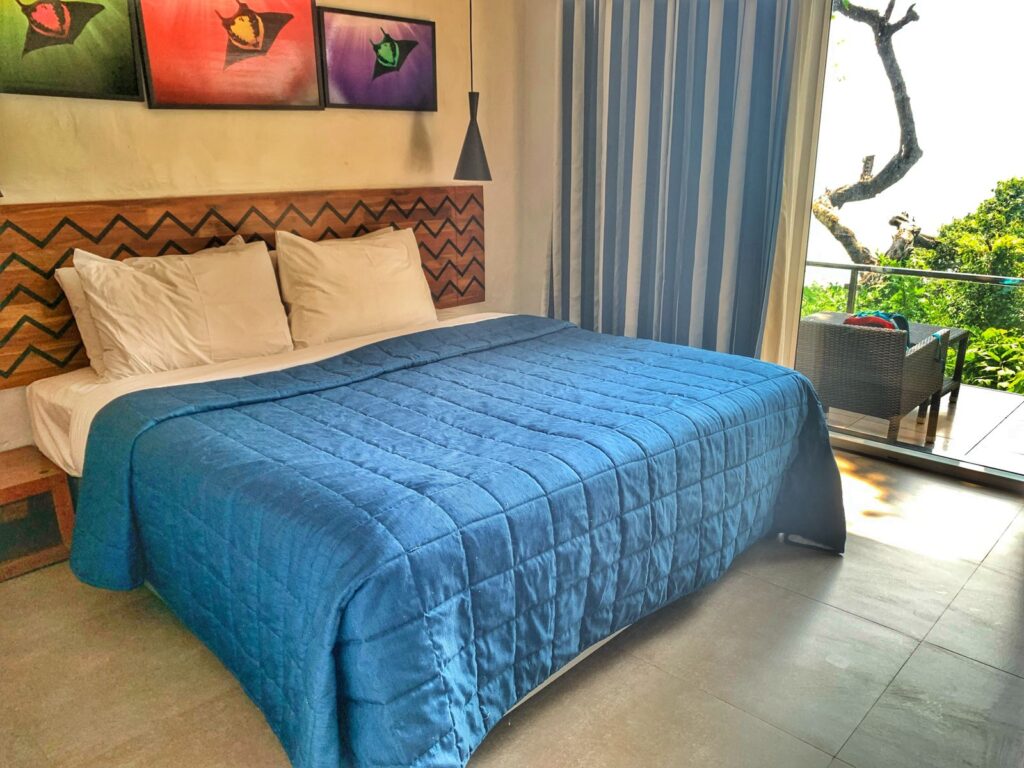 Room at Cintacor Island Resort