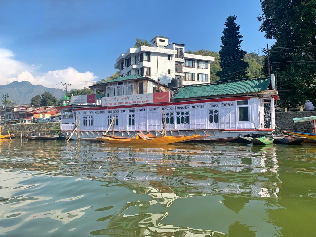 Floating post office at Dal lake