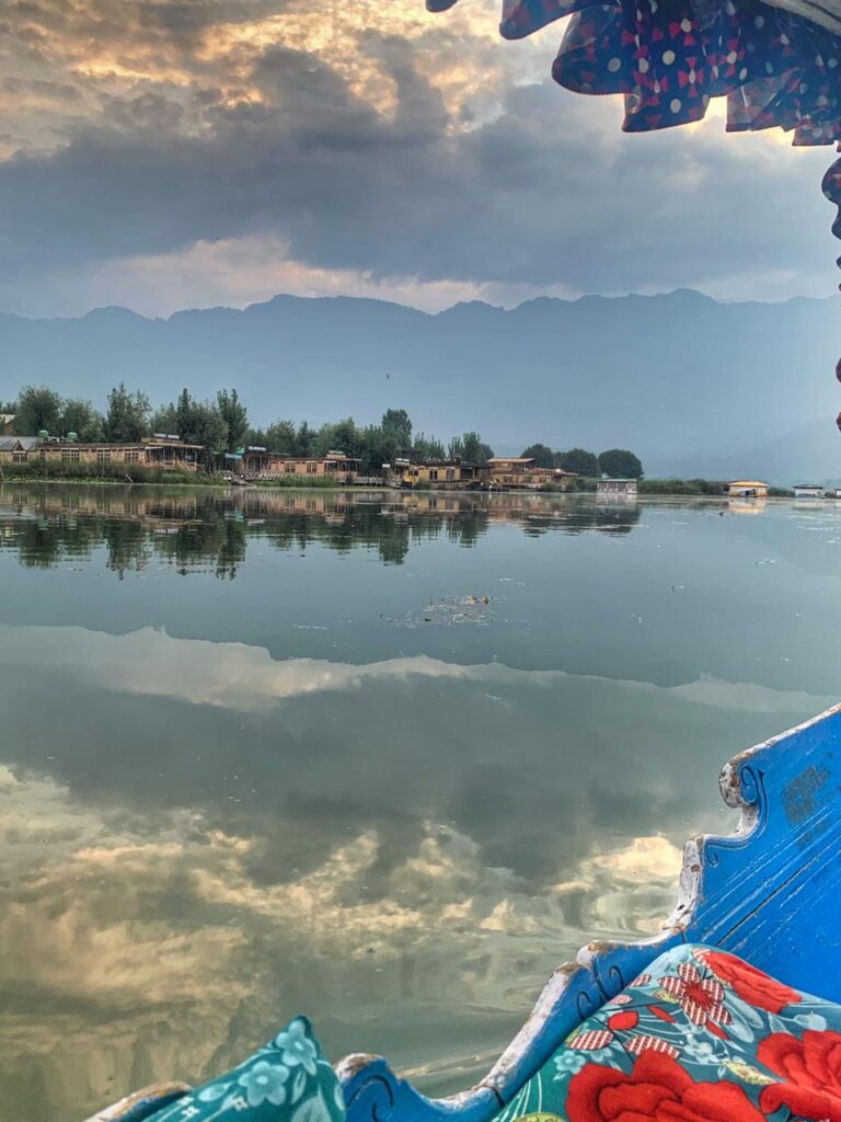 Stay at a houseboat in Dal lake