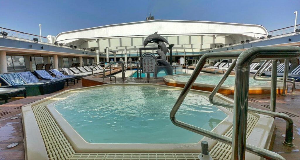 Swimming pool on the upper deck