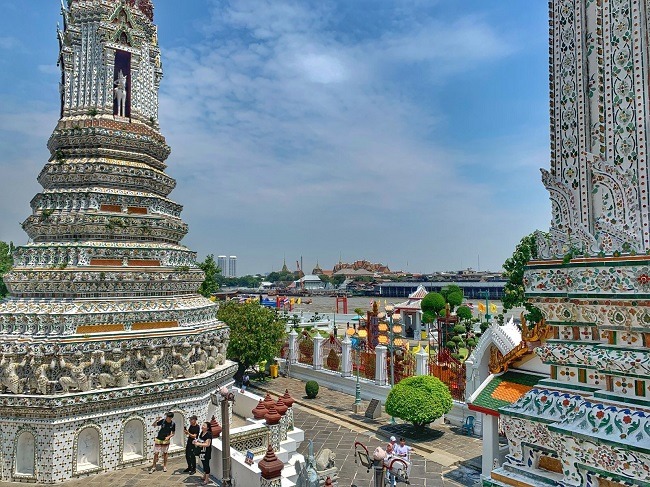 A Guide to Wat Arun Ratchavararam: Thailand’s Iconic Temple